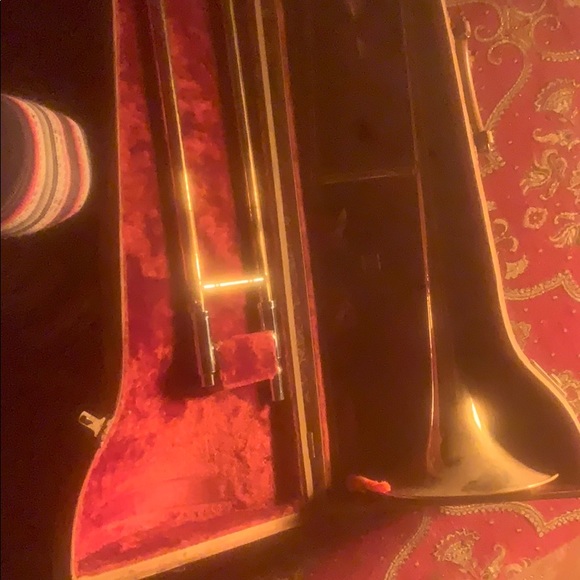 Trombone - Picture 1 of 8